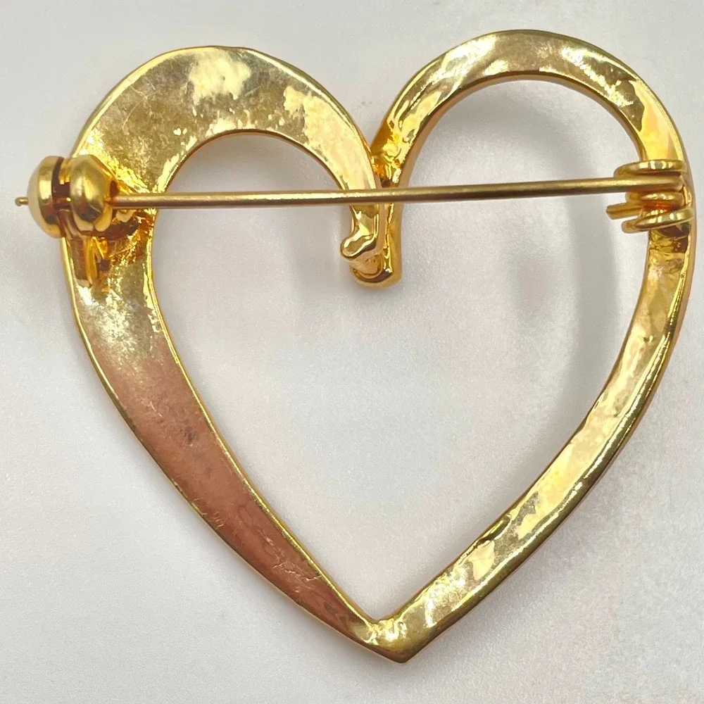 Vintage Y2K Gold Tone Rhinestone Open Heart Brooch Pin Romantic Retro Style
